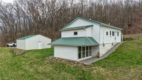 12413 Lick Run Rd, Newcomerstown, OH 43832
