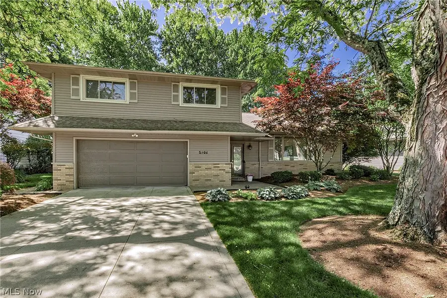 5504 Lansbury Lane, Lyndhurst, OH 44124 - #2