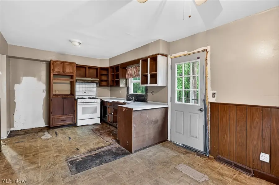 2964 Williamsburg Nw Street, Warren, OH 44485 - #3