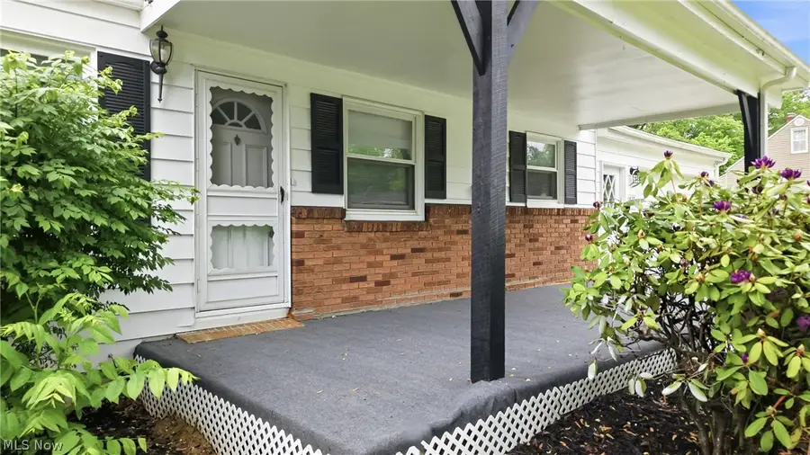 2413 W Manor Avenue, Youngstown, OH 44514 - #3