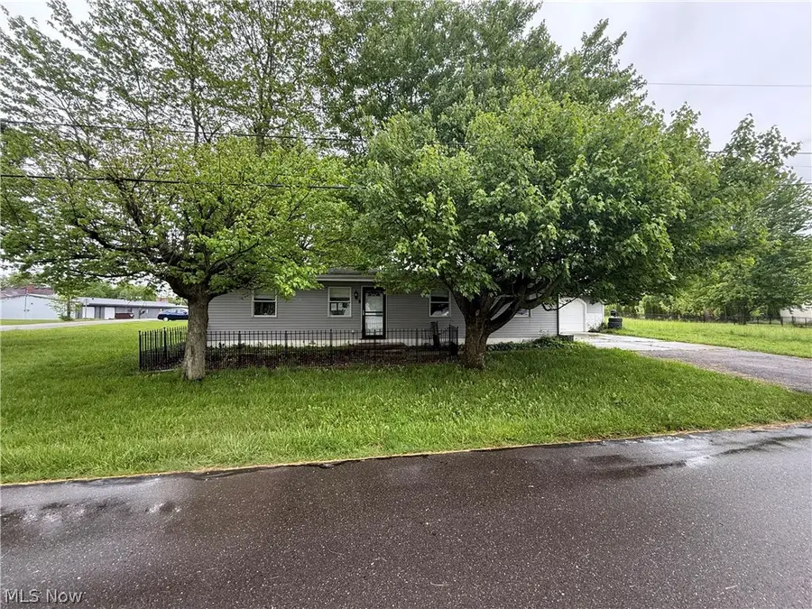 131 Marshall W Avenue, Warren, OH 44483 - #2