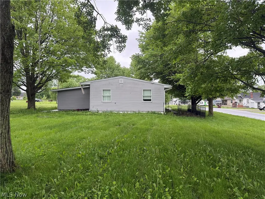 131 Marshall W Avenue, Warren, OH 44483 - #3