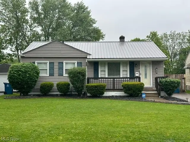 438 10th Street, Struthers, OH 44471 - #1