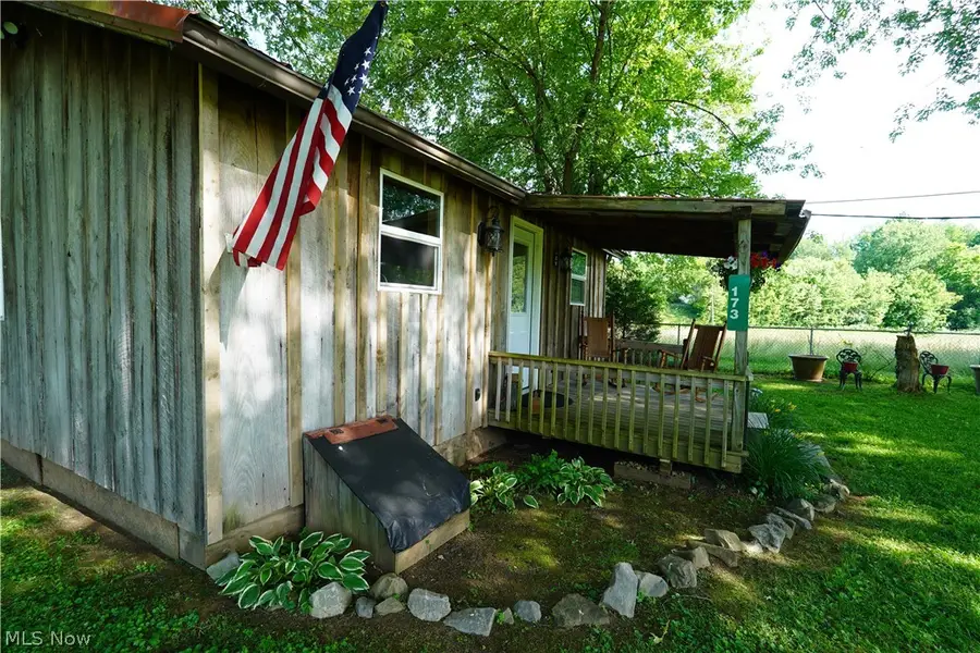 173 W Apple Blossom Way, Elizabeth, WV 26143 - #2