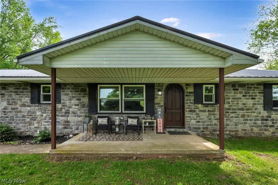 12100 Hoover Nw Avenue, Uniontown, OH 44685 - #3