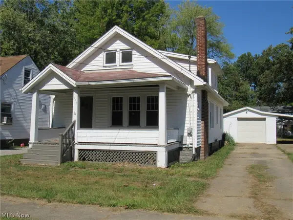 1056 Raymond Nw Street, Warren, OH 44485