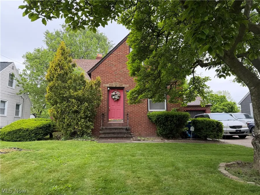 5916 Pearl Road, Parma Heights, OH 44130 - #2