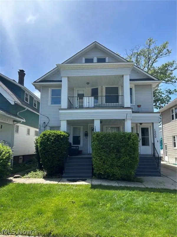 1200 Cook Avenue, Lakewood, OH 44107