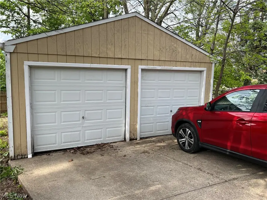 5406 Theota Avenue, Parma, OH 44129 - #3