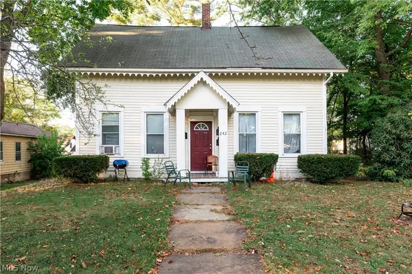 242 W Highland Avenue, Ravenna, OH 44266