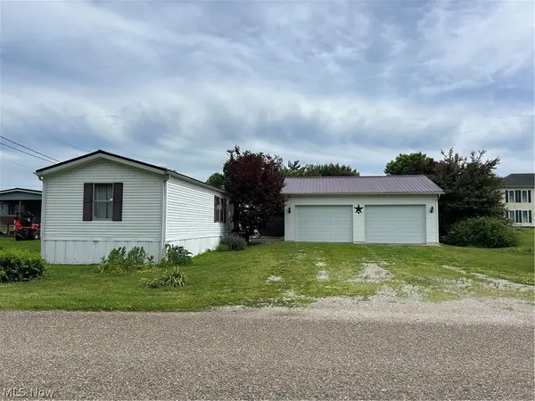 39 N Canal Street, Frazeysburg, OH 43822