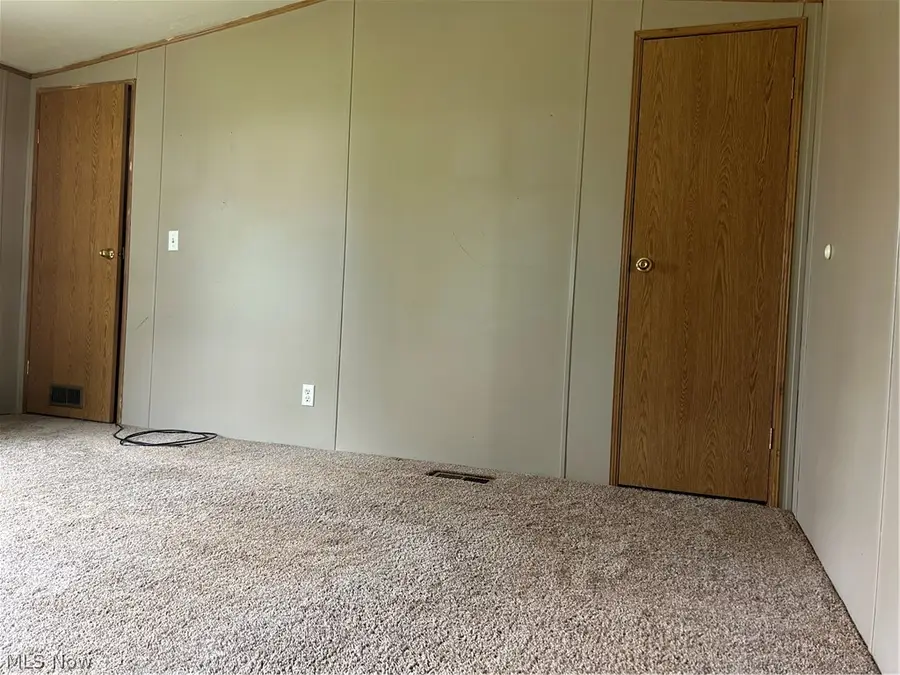 39 N Canal Street, Frazeysburg, OH 43822 - #3