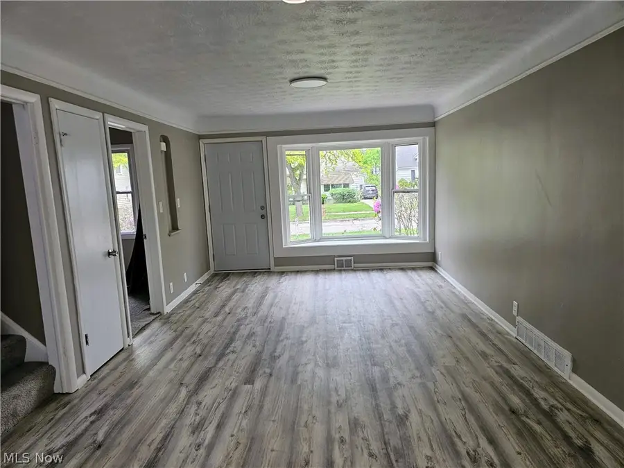 13508 Oakview Boulevard, Garfield Heights, OH 44125 - #3