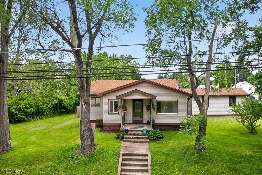 538 W Park Avenue, Columbiana, OH 44408 - #1