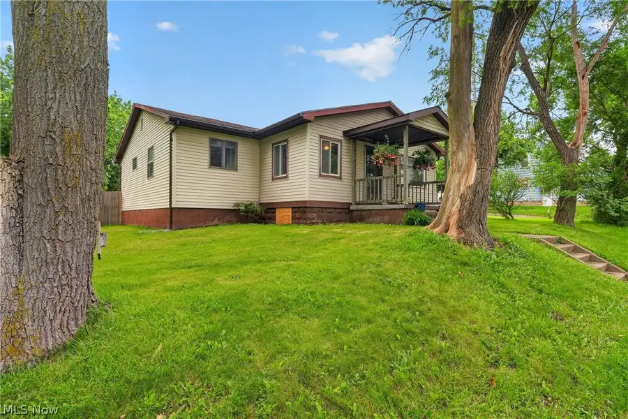 538 W Park Avenue, Columbiana, OH 44408 - #2