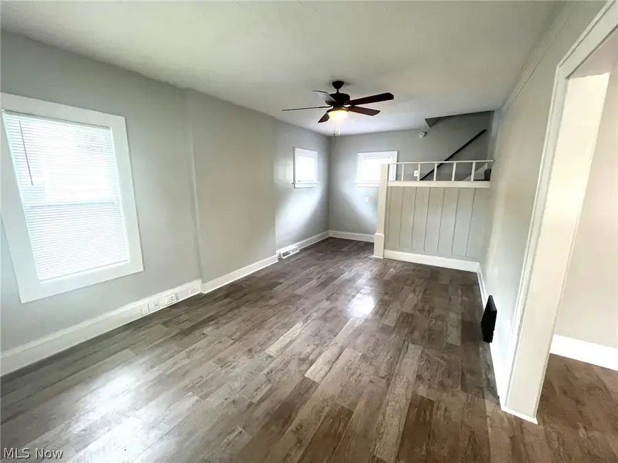 31 E Brookside Avenue, Akron, OH 44301 - #3