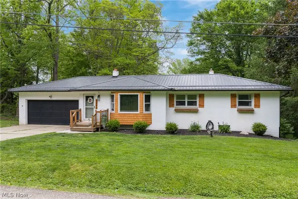 8496 Shadyview Nw Avenue, Clinton, OH 44216