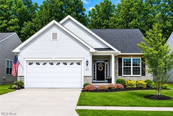 6616 Amber Way, North Ridgeville, OH 44039