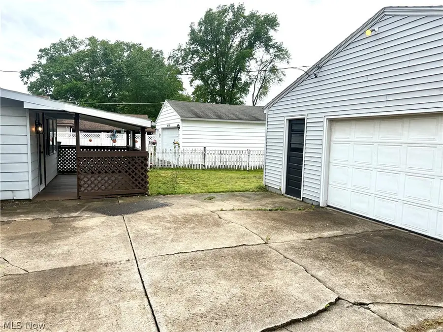 2065 Clermont Ne Avenue, Warren, OH 44483 - #3