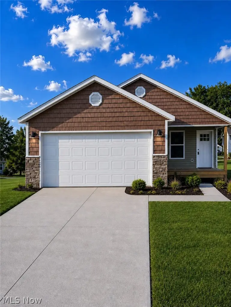 360 E Paige Avenue, Barberton, OH 44203 - #1
