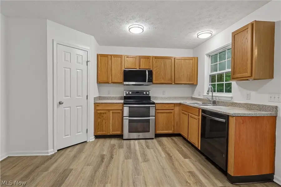 3315 Hidden Brook Drive, Ravenna, OH 44266 - #2