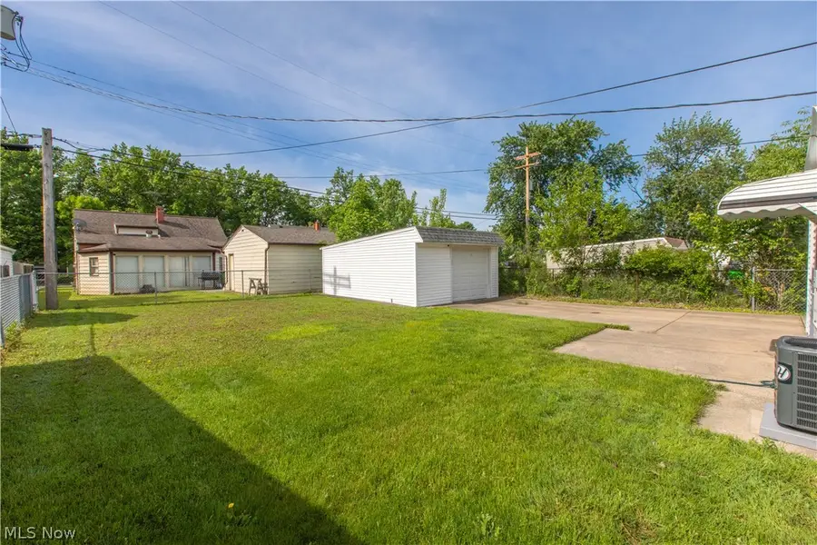 26890 Drakefield Avenue, Euclid, OH 44132 - #3