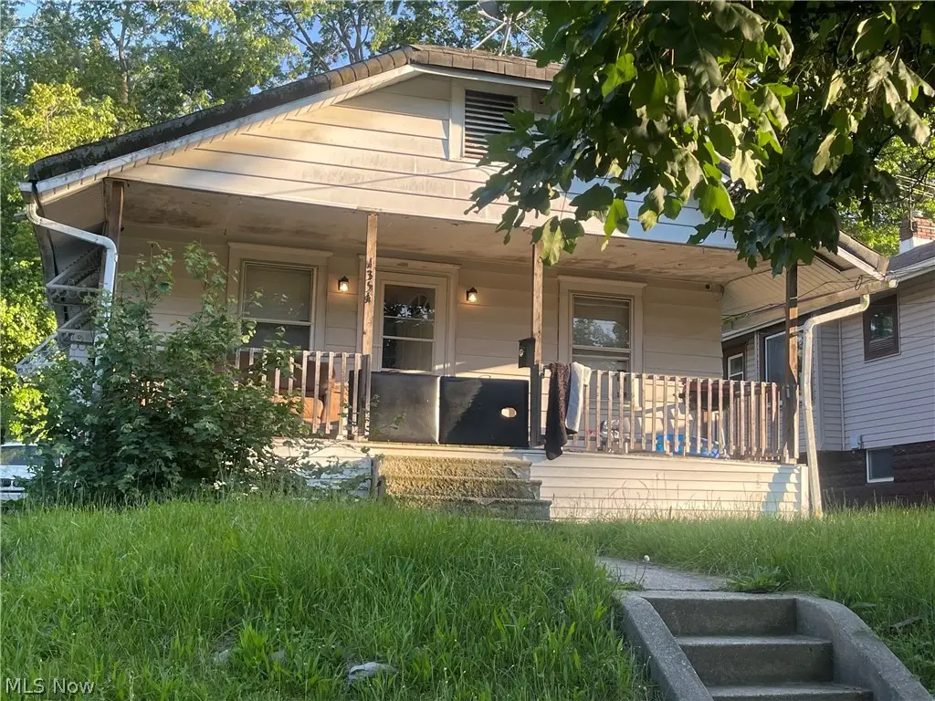 1354 Arnold Avenue, Akron, OH 44305 - #1