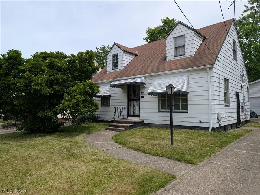 5219 Henry Street, Maple Heights, OH 44137 - #2