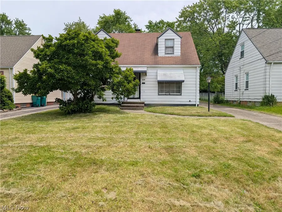 5219 Henry Street, Maple Heights, OH 44137 - #3