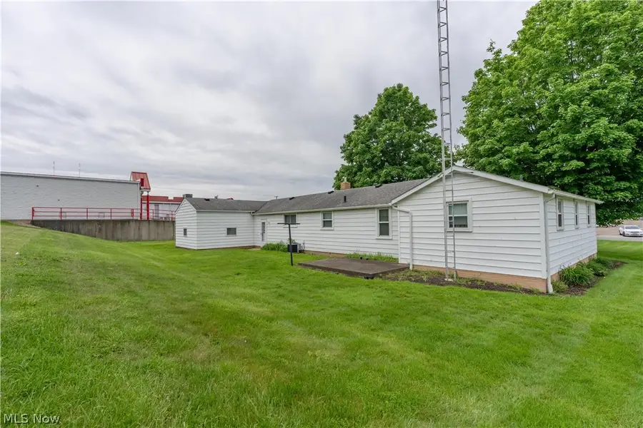 1860 N Freshley Avenue, Alliance, OH 44601 - #3