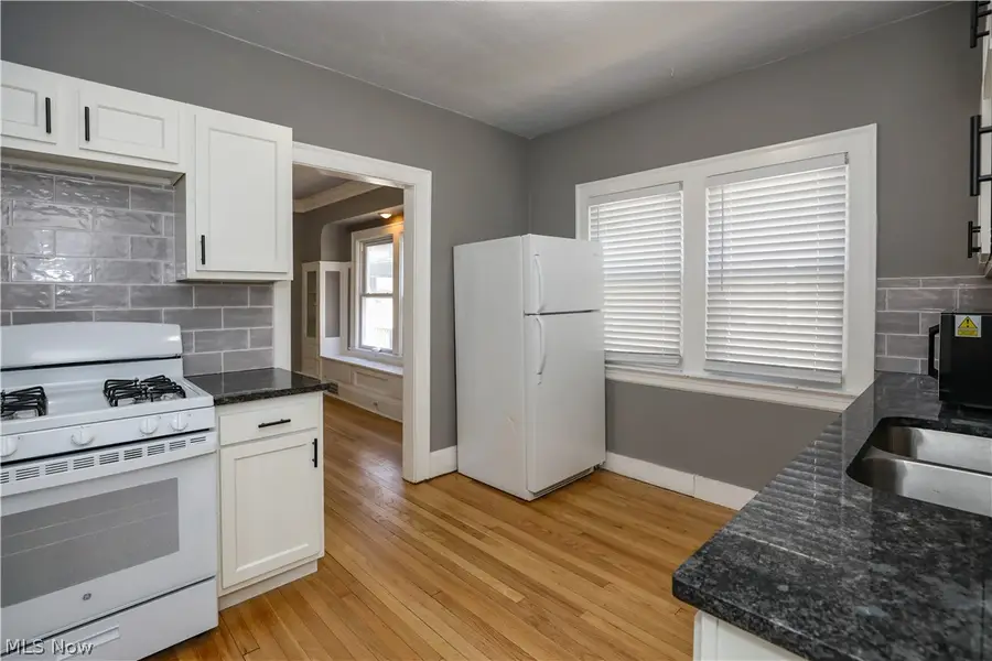 2075 Lewis Drive, Lakewood, OH 44107 - #2