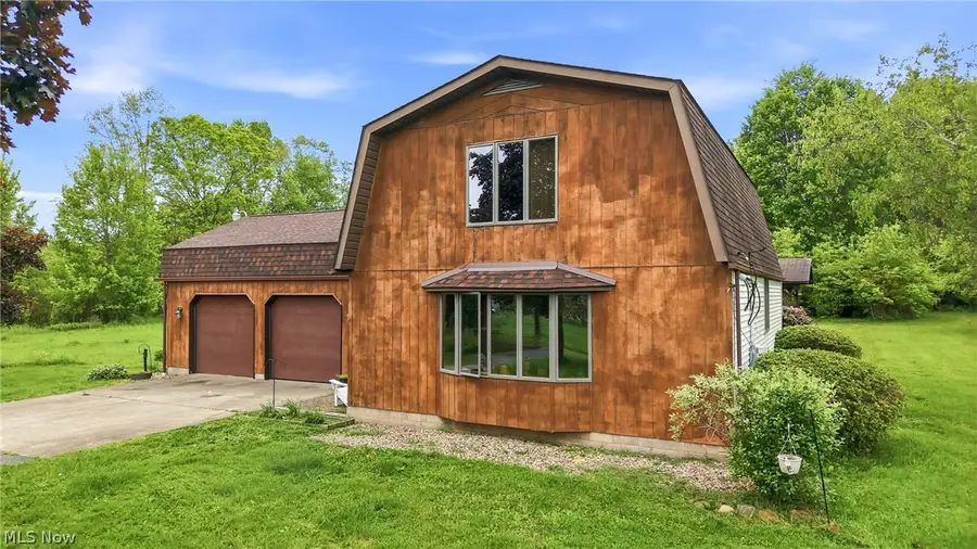 6667 Chestnut Ridge Road, Hubbard, OH 44425 - #2