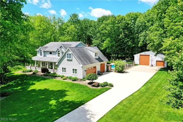 6752 Brookhollow Drive, Lordstown, OH 44481