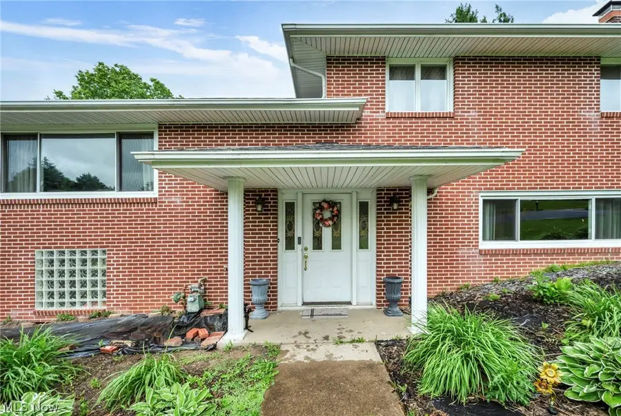 4841 Glenennis Nw Circle, Canton, OH 44708 - #2