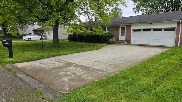 2010 38th Ne Street, Canton, OH 44705