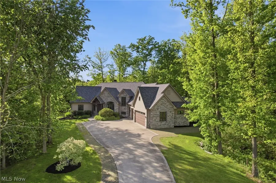 7230 Brighton Park Court, Chagrin Falls, OH 44023 - #2