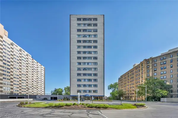 12520 Edgewater Drive #1106, Lakewood, OH 44107