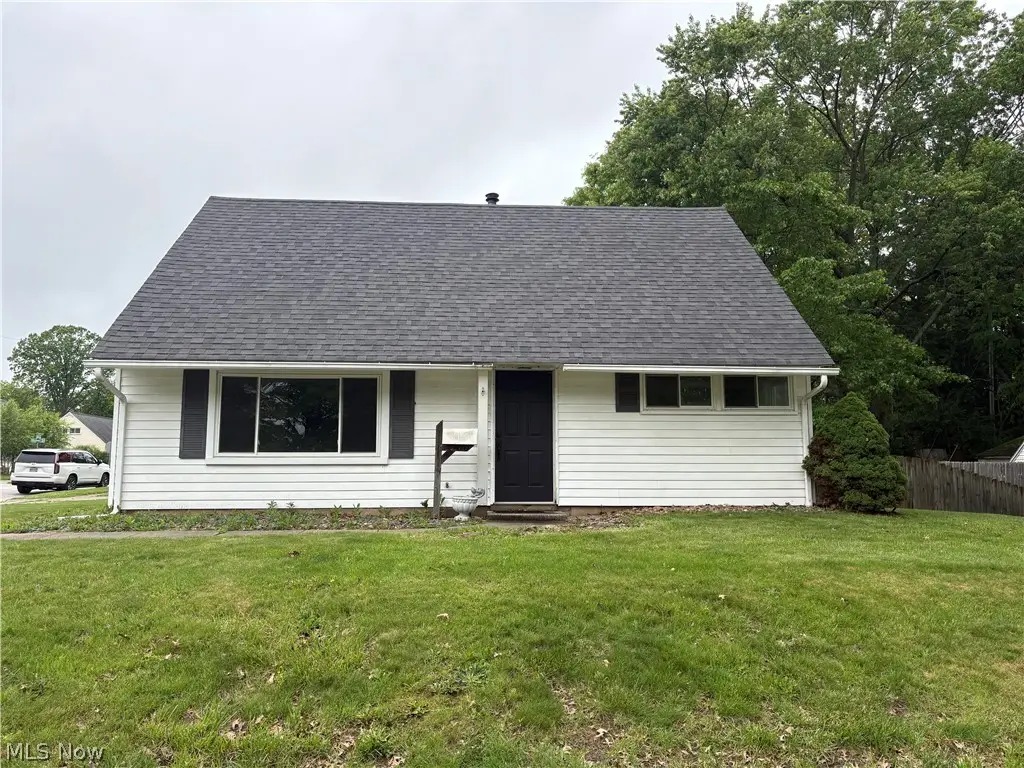 2300 Giffels Drive, Cuyahoga Falls, OH 44221 - #1