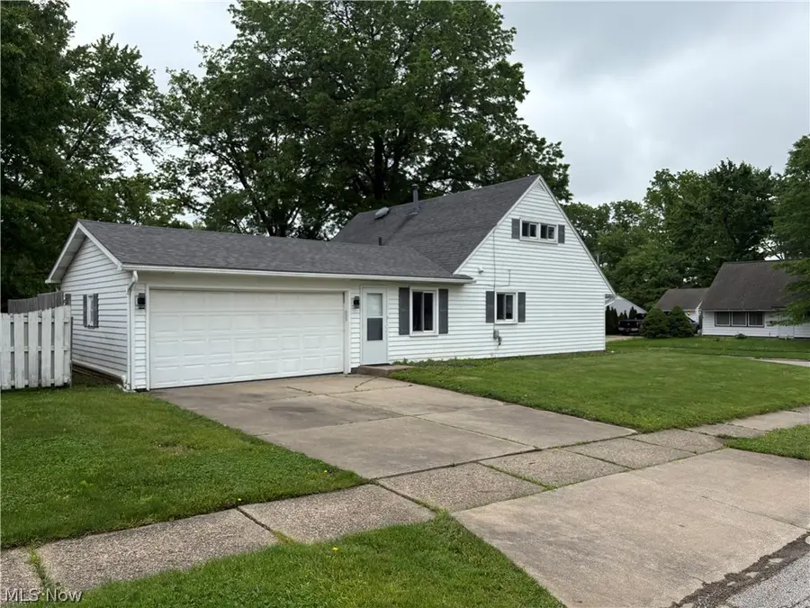 2300 Giffels Drive, Cuyahoga Falls, OH 44221 - #2