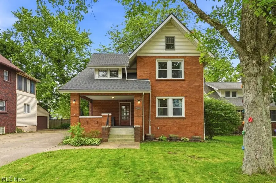 608 Chestnut Boulevard, Cuyahoga Falls, OH 44221 - #2