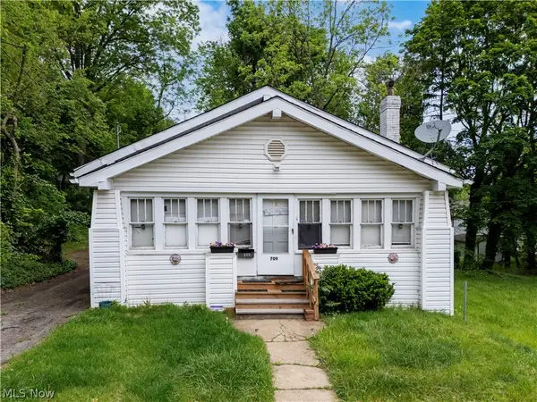 709 Longview Avenue, Akron, OH 44307