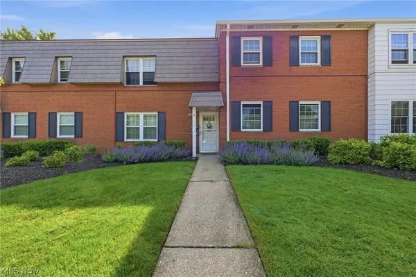 2705 Pease Drive, Rocky River, OH 44116