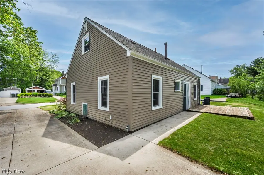 1578 11th Street, Cuyahoga Falls, OH 44221 - #3