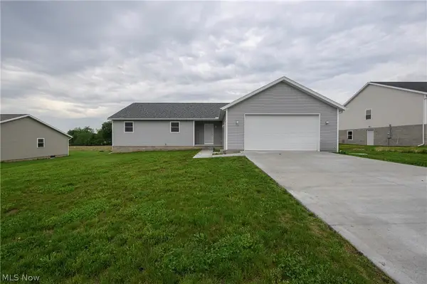 10952 Madlyn Ne Street, Bolivar, OH 44612