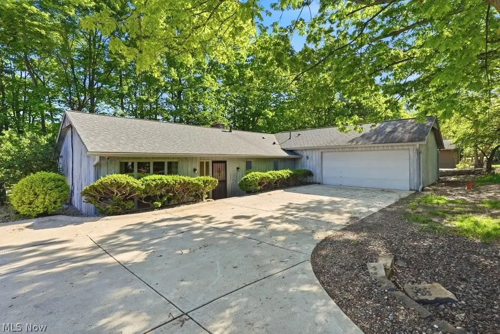 17482 Falling Water Road, Strongsville, OH 44136 - #1