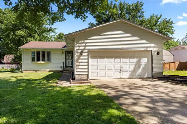 536 Fieldstone Drive, Amherst, OH 44001