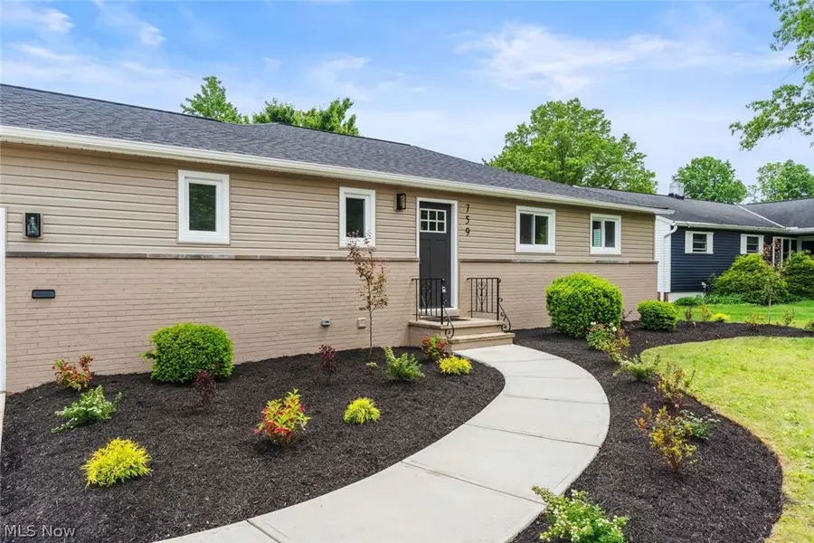 759 Cheriton Drive, Highland Heights, OH 44143 - #3