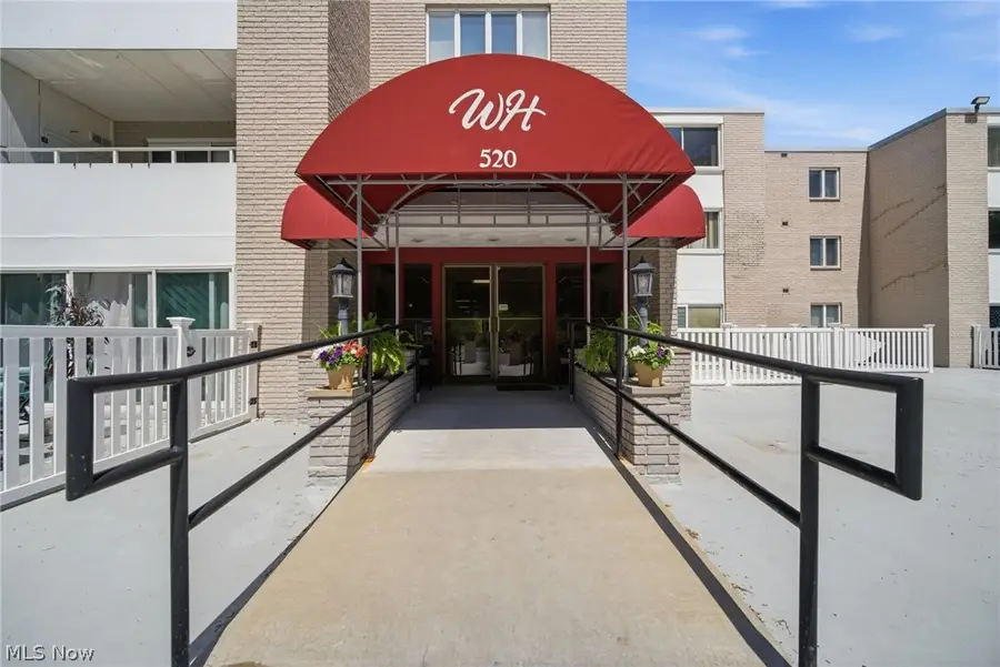 520 Meredith Lane #516, Cuyahoga Falls, OH 44223 - #2
