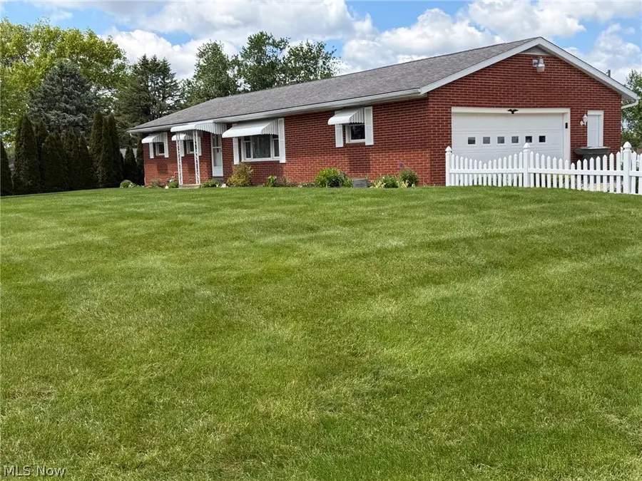 3215 Knollridge Ne Circle, Canton, OH 44721 - #2