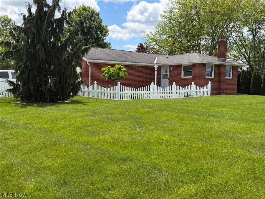 3215 Knollridge Ne Circle, Canton, OH 44721 - #3